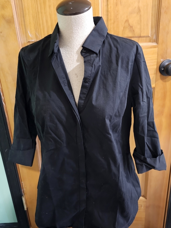 Liz Claiborne Tops - NWT Liz Claiborne Black Women's Button Down Top
